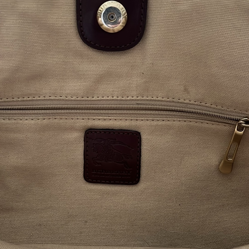 Burberry Green and White Tote Bag - Picture 6 of 10